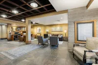 Amazing Unit!  Sleeps 5. Swim or Ski out your front door. On site at Silver Mt.