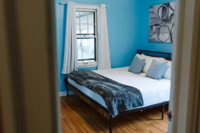 Cozy Historic Home. King Beds. Keyless Entry. Free W/D. Hotels near Speedway