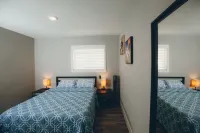 Fully remodeled House | FREE parking | Fast Internet