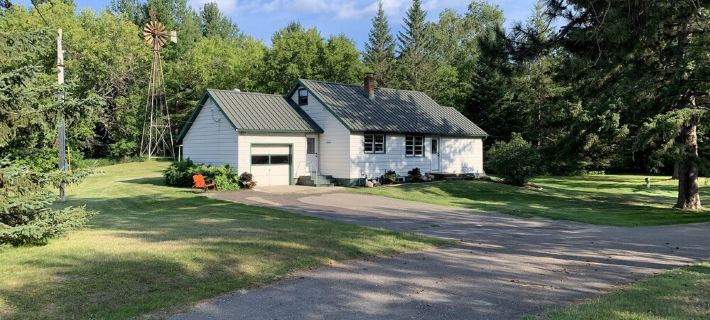 1 Mile to Leech Lake -  Private Farmhouse- Great Location and Setting! 카스 카운티 호텔