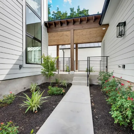 Luxury Lake House w/2 story dock, boat lift, & private heated pool!