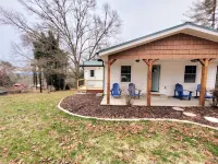 CHARMING COTTAGE LESS THAN 5 MILES TO DOWNTOWN BLUE RIDGE