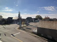 You'll love this Spacious 3 Bedroom plus a loft in the Heart of Amish Country Hotels in Sugarcreek