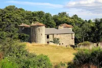 AUBENAS-VALS LES BAINS- VALLON PONT D'ARC BEAUTIFUL NEW CLIAMTIZED VILLA Hotels in Vesseaux