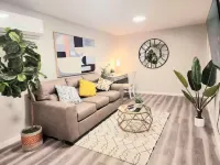 M3-Detached house 2 bedroom 1 bathroom close Old Town Monrovia kingsize-bed!