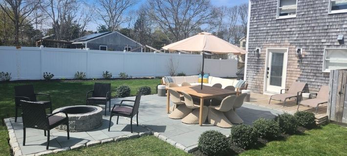 COZY 3 BR/2 BA CAPE COD IN QUIET NEIGHBORHOOD. CLOSE TO OB CENTER AND LAGOON. Hotels in Oak Bluffs