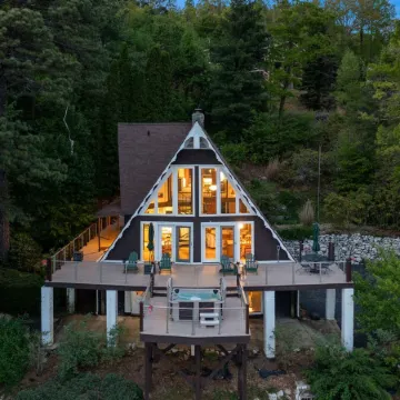 Cozy A-Frame w/ Hot Tub and Breathtaking Mountain Views Close to Pkwy and Hiking