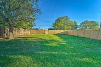 Newly renovated house 2.4 miles from Texas Tech Campus Các khách sạn gần Lowrey Field at Plains Capital Park