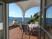 Elegant villa directly on the lake Hotels in Tignale