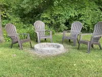 Cozy cottage 2 min drive to Downtown Black Mountain, 20 min drive to Asheville