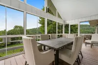 Serenitee Cottage at Mountain Glen Community- Newland, NC  GOLF and Pickle Ball!