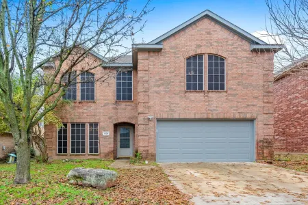 Hot Tub! 4BR 3BA Modern, newly remodeled, 16 ppl