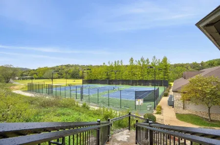 Cozy 4Bd Chalet in Branson w/ Pool, Lake, Golf, and Activities!