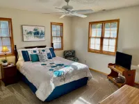 Luxury Mountaintop Views with Hot Tub - 1 min to town Hotels in Hiawassee