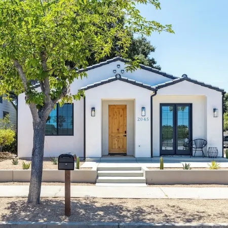 Heart of Paso Robles Wine Country near Downtown Paso, Wineries & Midstate Fair