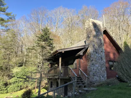 The Blowing Rock Cabin. It’s the Location! 4Br/2BA 5 Mins to Main St Clean/Quiet Отели рядом с достопримечательностью «Мозес Кон Манор»