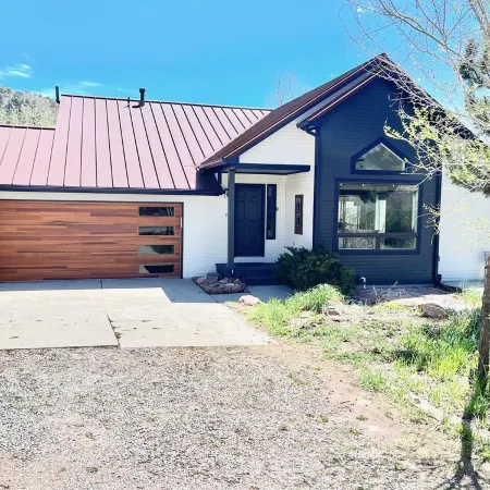 One of the nicest house rentals available in Lyons, Colorado ライオンズのホテル