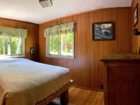 Rangeley Waterfront Retreat: 4 Bed, 2 Bath, Perfect for Families to Unwind レーンジリーのホテル