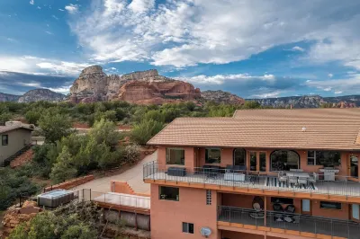 Zen Retreat, Amazing Views, Minutes to Attractions