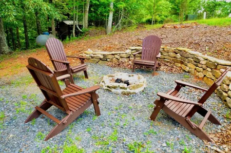 Romantic Fall Cabin - Wine, Fire Pit & Mountain Views