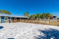 Johns Pass Studio # 1 Fisherman's Cove and Cottages