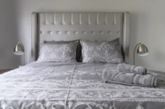 High Ceiling, Cozy 1BR in the Central of Pasadena, Walk to Markets and Resturant