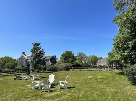 Charming Historic Downtown Cottage