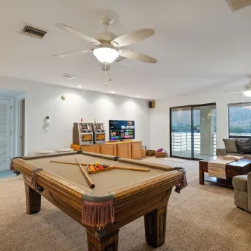 Exceptional 4 Bedroom Riverfront Home with Dock! Sleeps 16