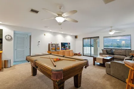 Exceptional 4 Bedroom Riverfront Home with Dock! Sleeps 16