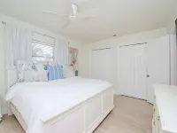 STUNNING TAMPA BAY WATERFRONT RETREAT~Close to airport, beaches, stadium & more!