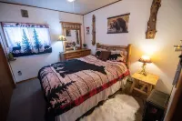 Cozy cabin with 1 bedroom and blow up hot tub & AC in soothing Necedah