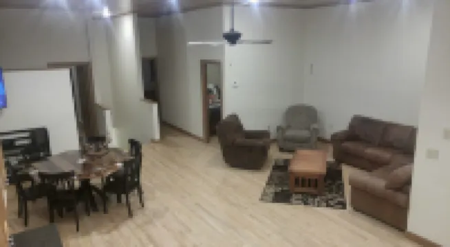 Logde sleeps 11 ...set up for exploring the Mississippi River or Driftless Area.