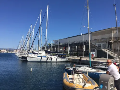 Large studio on the port of La Ciotat
