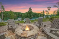 Lake Keowee waterfront Escape!