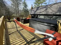 Luxury Bohemian Lodge on Coker Creek w Oversized Hot Tub & Outdoor Fire Tables