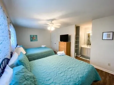 2BR 2 1/2 BA - 10 min. to N. Myrtle Beach Sports Park, Beach & LR Waterfront 리틀 리버 빌리지 쇼핑센터 주변 호텔