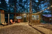 Rustic Cozy Cabin at the Base of Greenhorn Mountain.