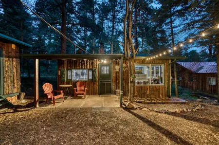 Rustic Cozy Cabin at the Base of Greenhorn Mountain.