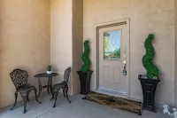 Beautiful Bungalow in Award Winning Resort Style Gated Sun Lakes community