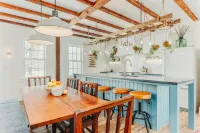 Cozy family friendly private apartment farm stay Hotels in Stratham
