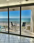 Stunning Beach Views from Balcony in Upscale Beachfront Condo with Pool and Spa 마데이라비치 호텔