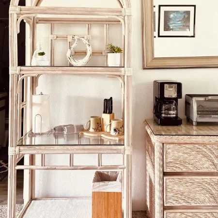 Tropical, Bright Studio: Steps to Golf Course, Beaches, & Amazing Views
