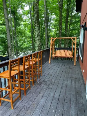 Hideout Home With 2 Minutes To Pool/ Beach and Ski Lift