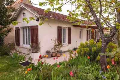 LE BON Coing Hotels near Houdan