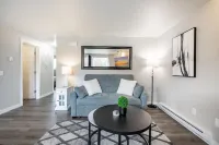 Cute Birch Bay Condo w King bed & Hot Tub - 107
