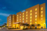 City Express by Marriott Tuxpan - parking