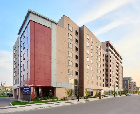 Hampton Inn & Suites by Hilton Quebec City Levis Hotels in Levis