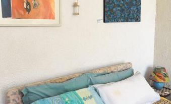 Eins Art Studios - Housity