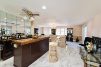 LUXURY BAY SHORE HOME Hotels near Robert Moses State Park - Long Island