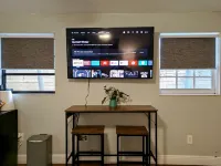 King. Minutes to Wilton Drive. Private entrance and bathroom. Hotels in Wilton Manors